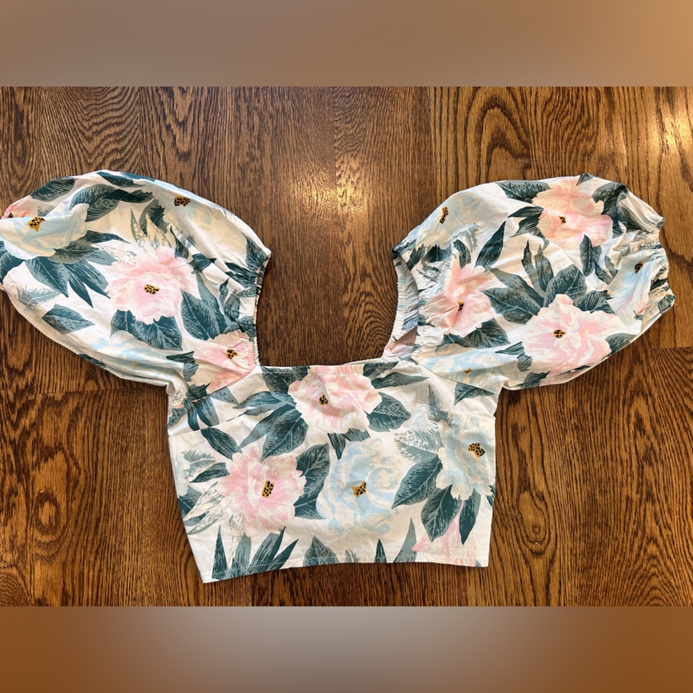 Billabong Pink and Green Puff Sleeve Crop Blouse - Picture 2 of 4